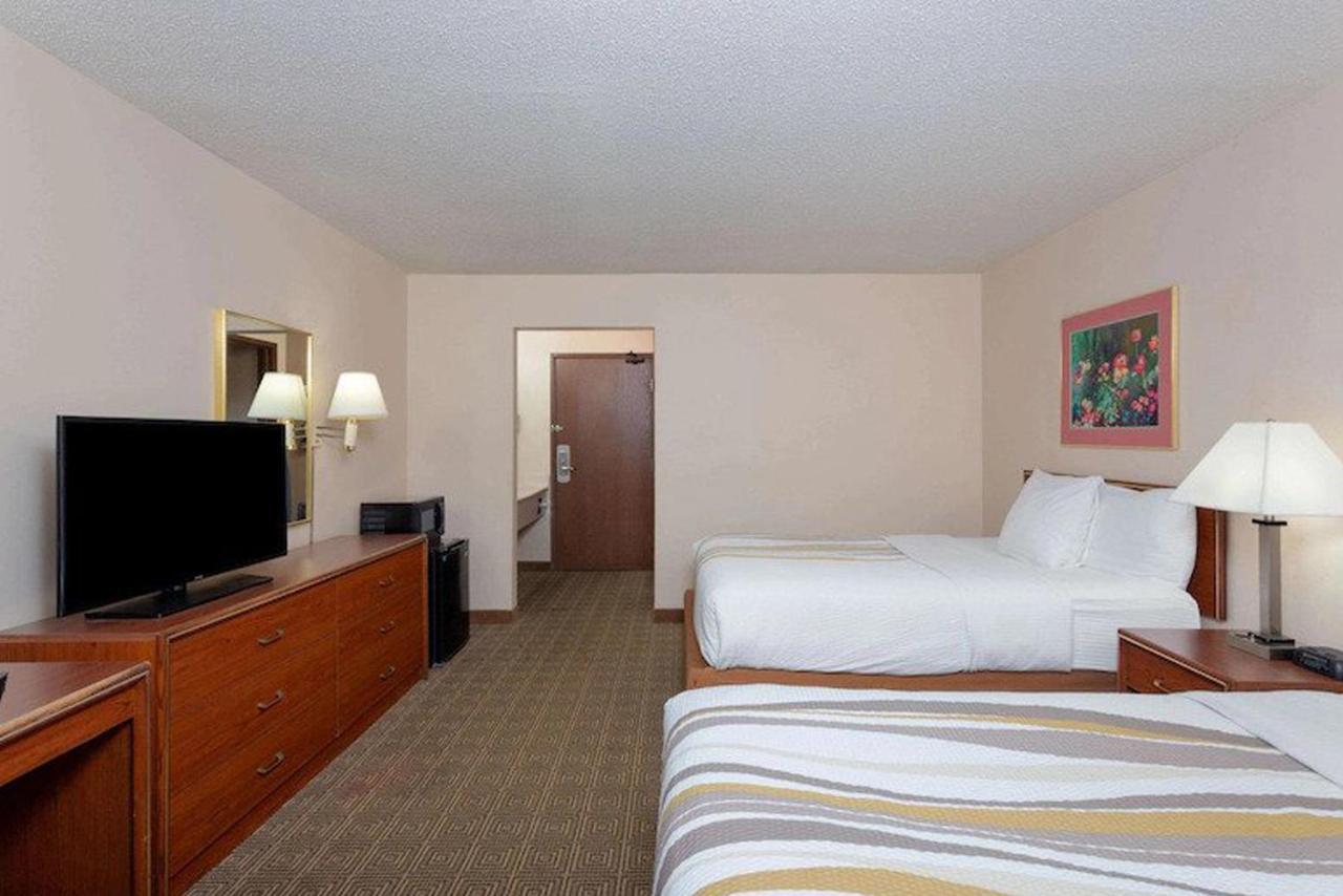 La Quinta Inn By Wyndham Indianapolis East-Post Drive Extérieur photo