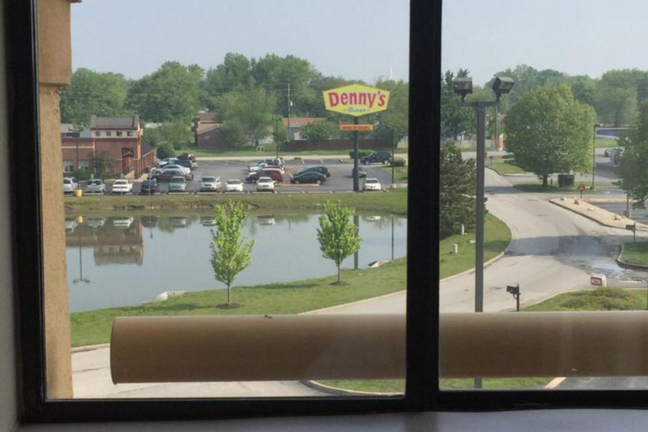 La Quinta Inn By Wyndham Indianapolis East-Post Drive Extérieur photo