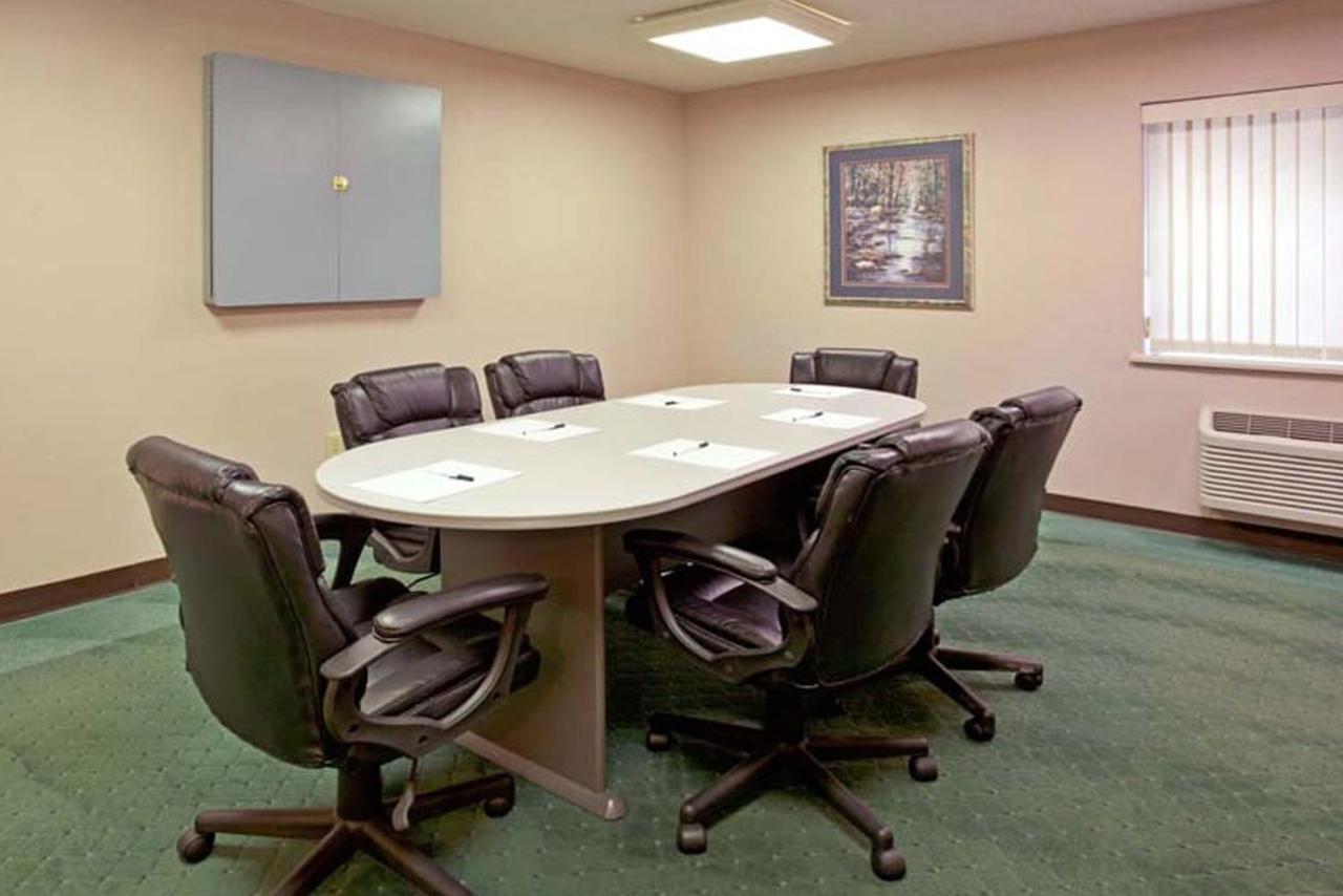 La Quinta Inn By Wyndham Indianapolis East-Post Drive Extérieur photo