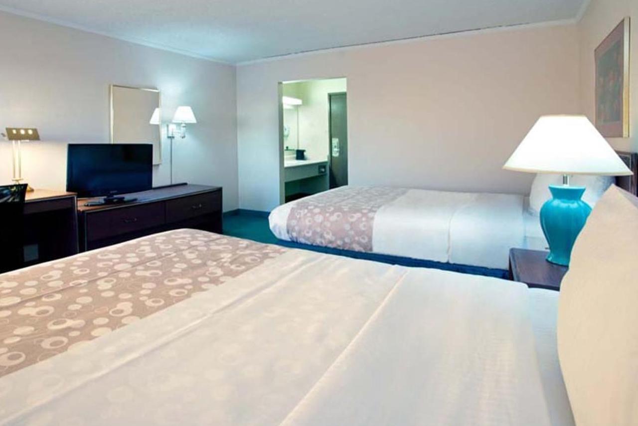 La Quinta Inn By Wyndham Indianapolis East-Post Drive Extérieur photo
