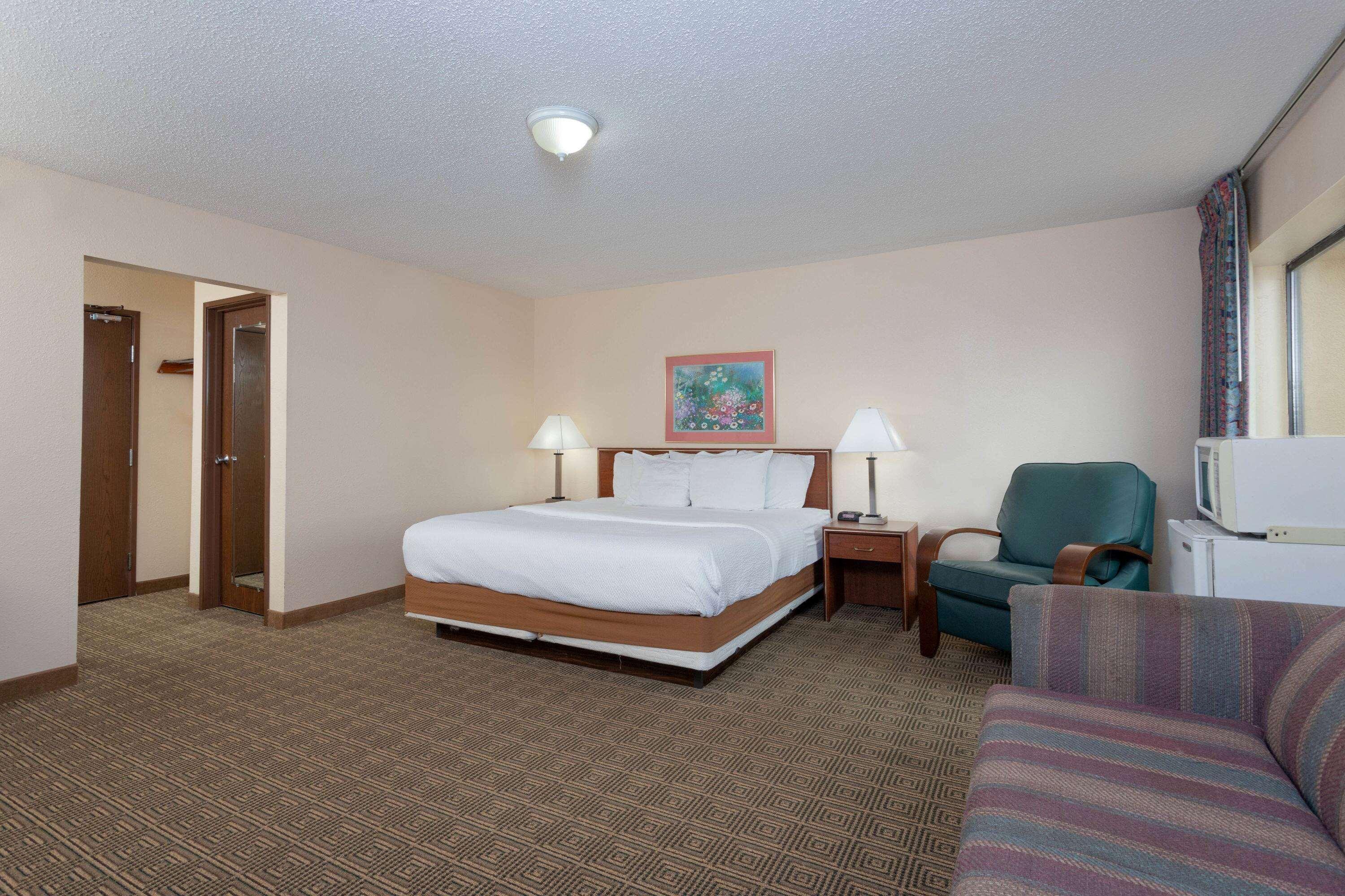 La Quinta Inn By Wyndham Indianapolis East-Post Drive Extérieur photo