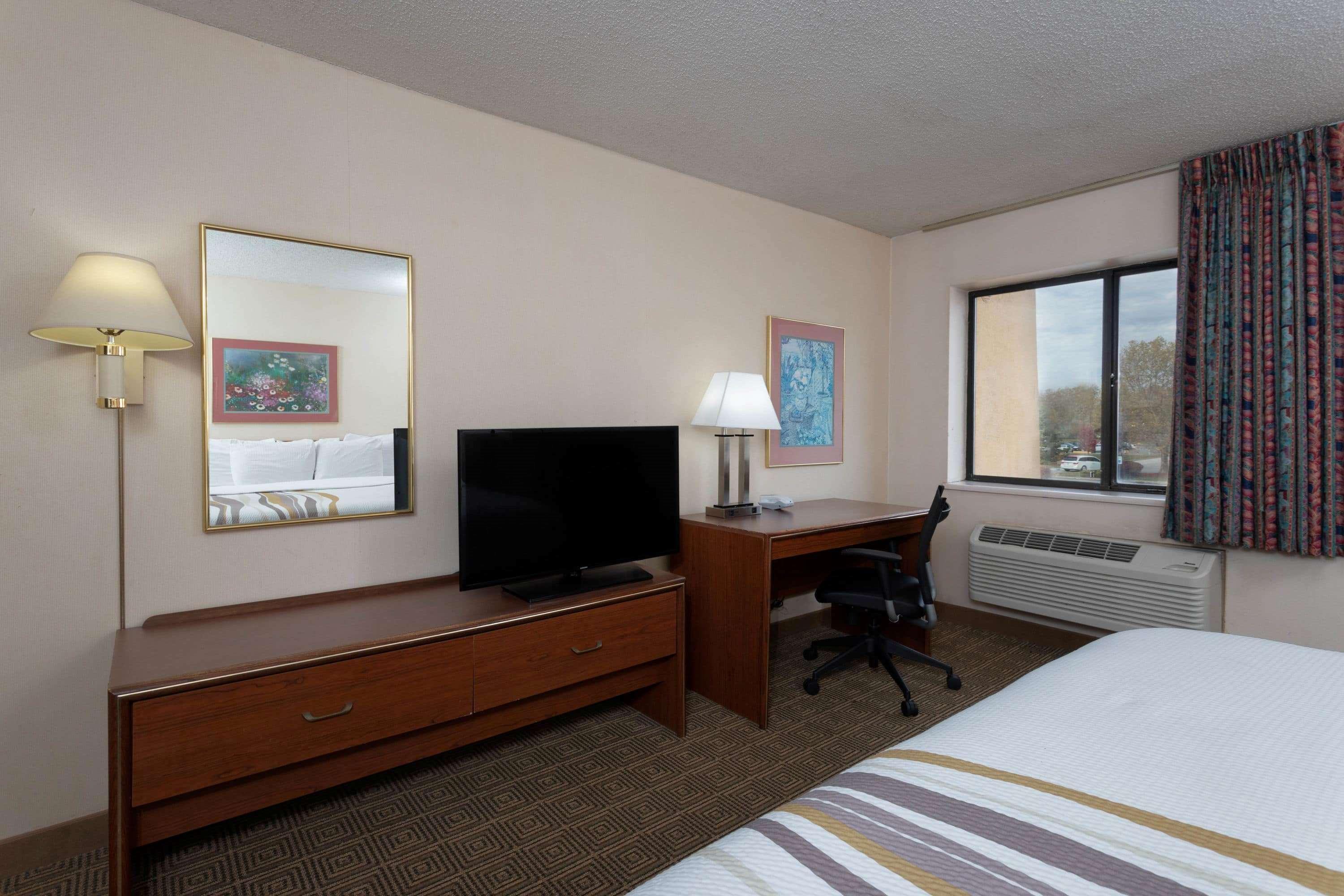 La Quinta Inn By Wyndham Indianapolis East-Post Drive Extérieur photo