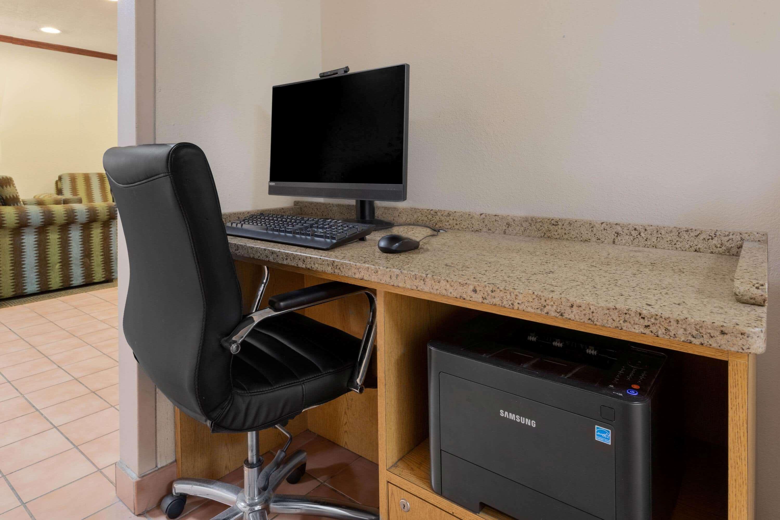 La Quinta Inn By Wyndham Indianapolis East-Post Drive Extérieur photo