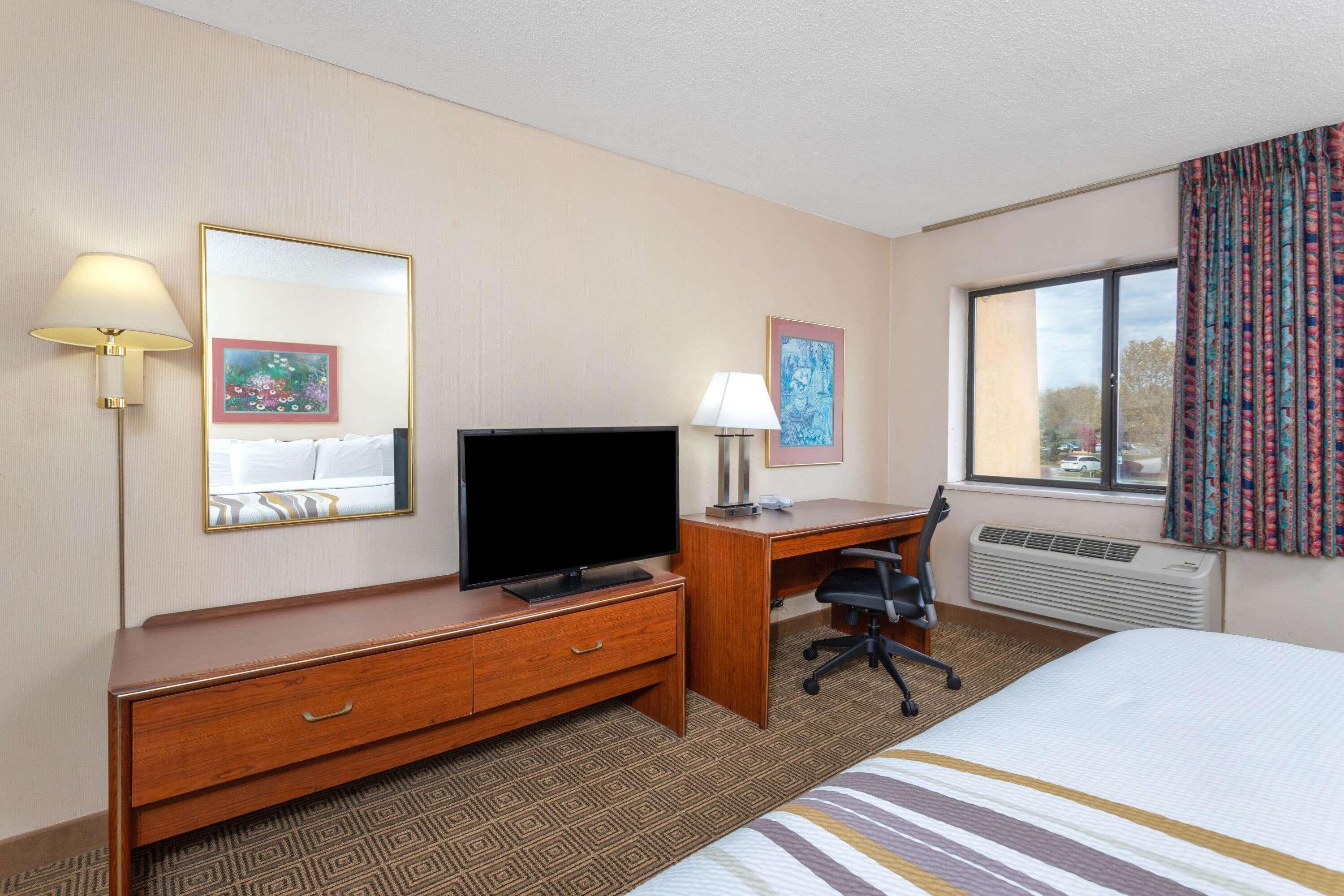 La Quinta Inn By Wyndham Indianapolis East-Post Drive Extérieur photo