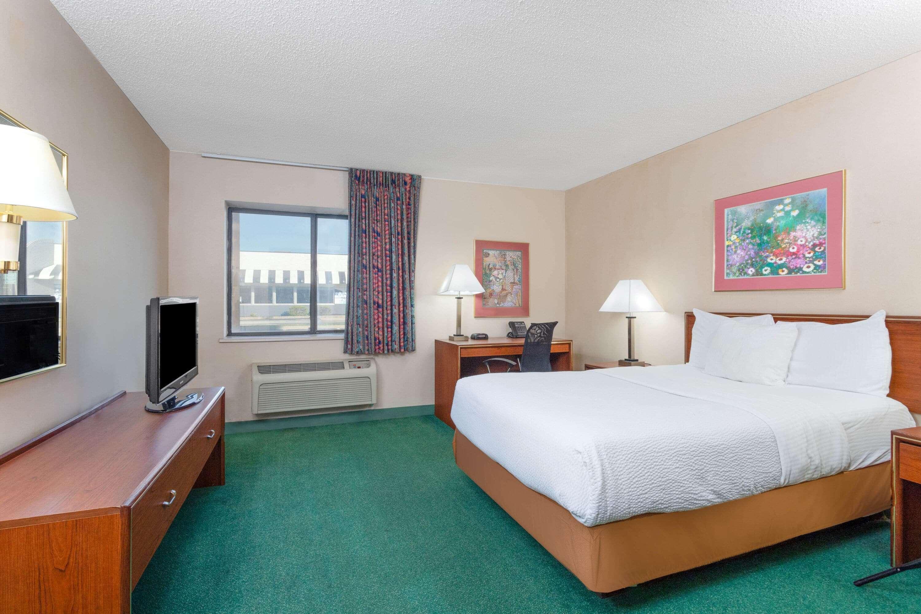 La Quinta Inn By Wyndham Indianapolis East-Post Drive Extérieur photo