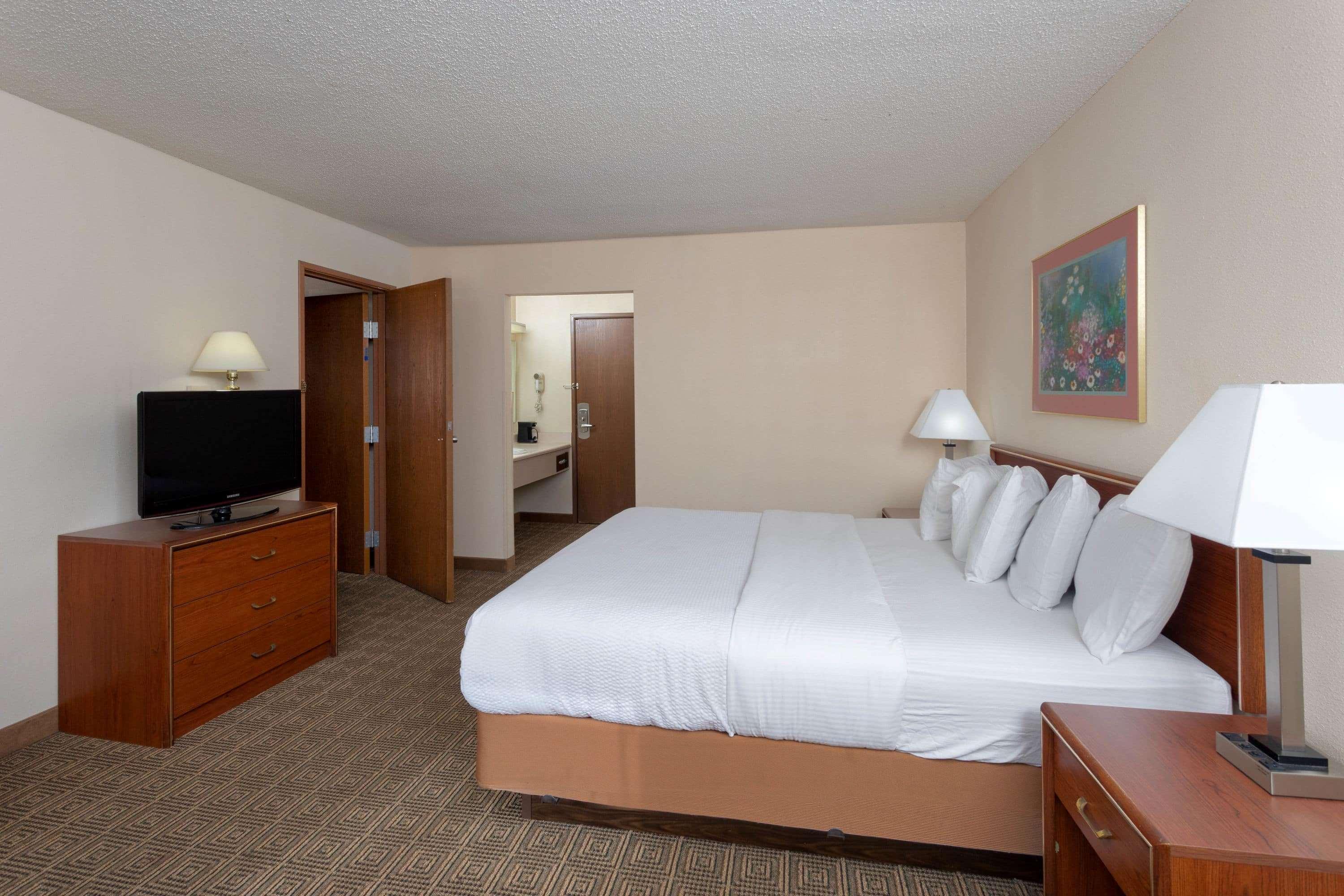 La Quinta Inn By Wyndham Indianapolis East-Post Drive Extérieur photo